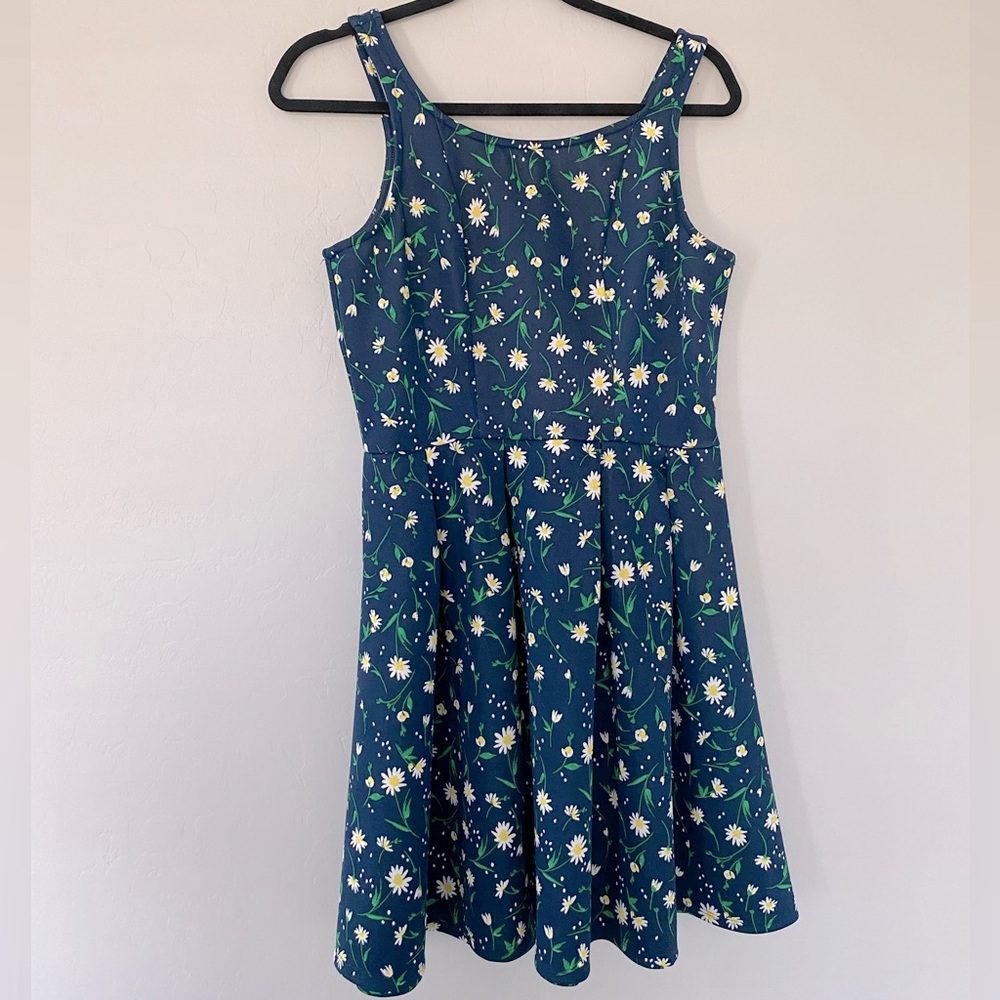 Sleeveless Tank Navy Blue and Yellow Floral Above Knee Dress/ Size Large